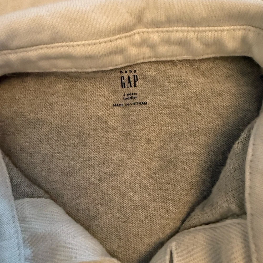 EUC Bundle of GAP Polo and Hoodie